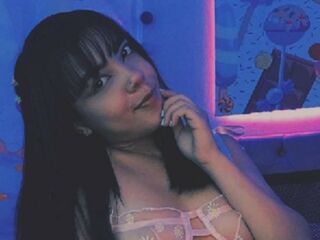 cam girl playing with dildo MilaBeacker