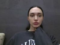 I am a curious and positive girl who loves new experiences, good conversations and fun moments. I enjoy yoga, games and exploring creative ideas.