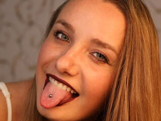 camgirl masturbating with sex toy BelleCox