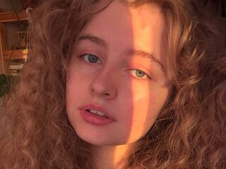 cam girl playing with sextoy DanettaBlunsh