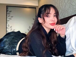 topless cam girl IsabelLior