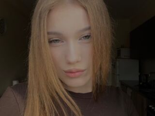 camgirl masturbating with vibrator MiaDelicia