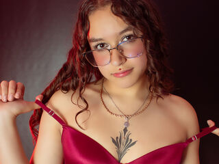 cam girl playing with vibrator SaritaDay