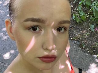 fingering camslut SusannahBuffalo