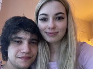 bedroom voyeur live webcam KaliAndGaz