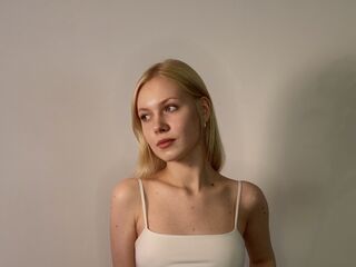 cam girl spreading pussy AishaNaeher