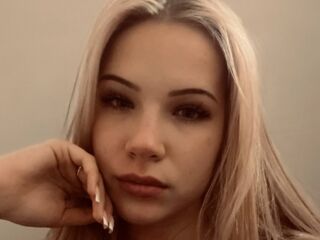 naked cam girl masturbating with vibrator AletaKunde