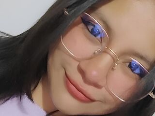 naked camgirl fingering pussy AllisonSmithe