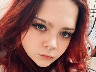 beautiful webcamgirl AlvinaDelauter