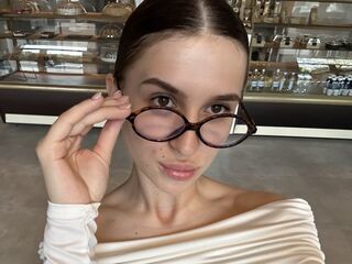 webcam girl AriaMonro