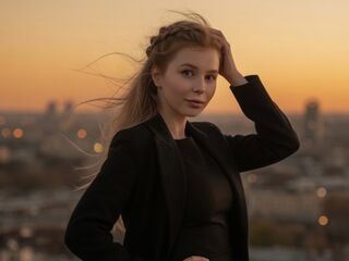 topless camgirl AutumnKoetz