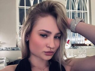 hot cam girl masturbating with dildo BarberaWesterman