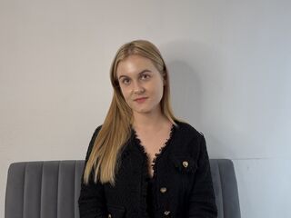 cam sex show BellaMonson