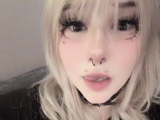 nude camgirl pic BillyeRom