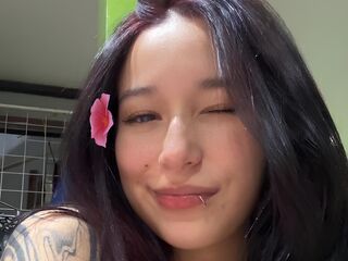 naked girl with cam fingering CamiLewit