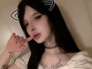girl showing tits CarolaLuca