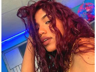 camgirl playing with vibrator CataleyaThoms