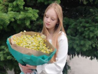 topless camgirl ChristieBrozyna