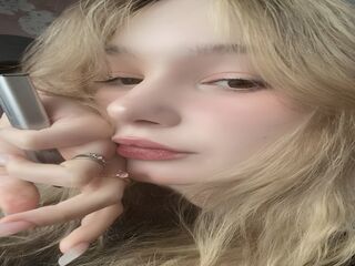 camslut spreading pussy CicelyAdessa