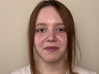 naughty camgirl masturbating with vibrator CleoLibrith