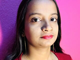 cam girl playing with vibrator CuteMariya
