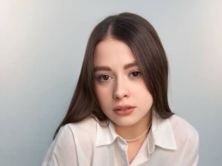 camwhore fingering shaved pussy DanielleGrovier