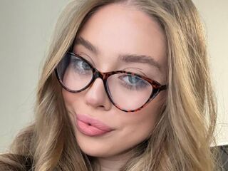 cam girl fingering DianeWhitly