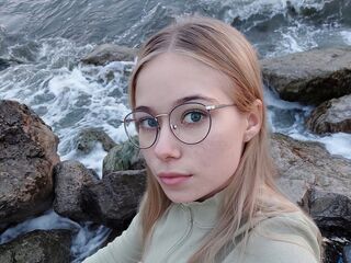 camgirl playing with sextoy FrancyBeamer