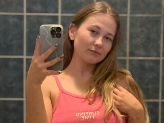 naked webcamgirl GlossyMonica