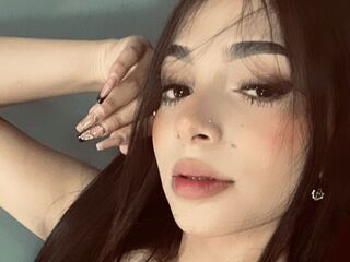 camgirl fingering bald pussy IsabellaVerona