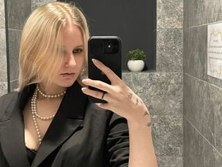 naked cam girl photo JenaeMcquillen