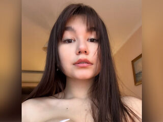 camwhore fingering shaved pussy JuliaCutee