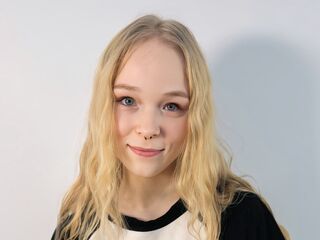 hot striptease cam KamiMellema