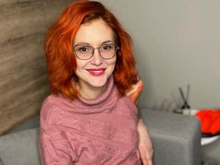 camgirl playing with sextoy KarenWeiss