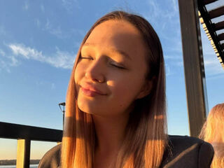 naked girl with webcam masturbating with sextoy KatharineDeakyne