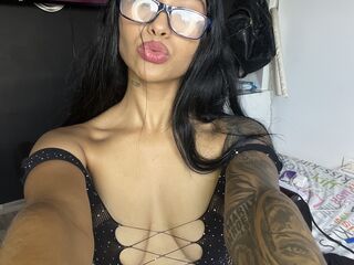 camslut fingering pussy KatieReyes