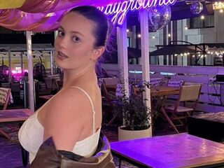 camslut masturbating KyleeBig