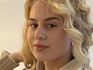 cam girl showing tits LaniePlewa