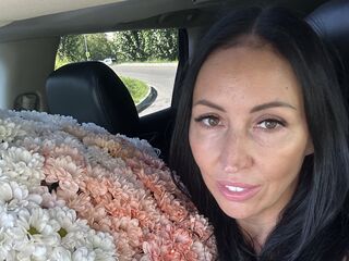 hot cam girl spreading pussy LipaWild