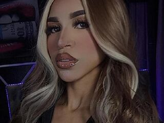 livesex cam LolaAdams