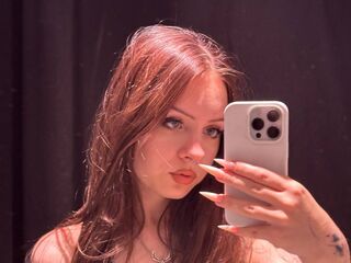 cam girl spreading pussy LynCollinge