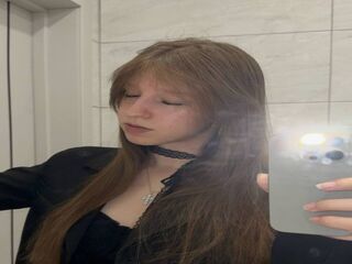 camslut showing pussy MarisolKiraly