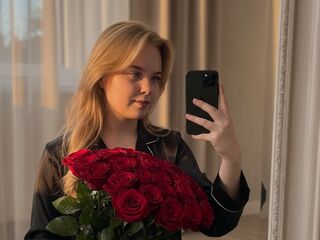 naked cam chat MelissaMyla