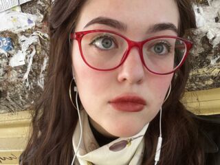 camgirl playing with dildo MersedesRosso