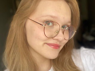 hot girl live webcam MicahCussins