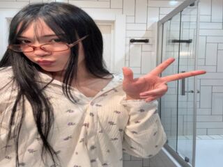 cam girl masturbating MilaEva