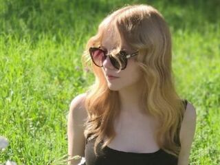 girl showing pussy MirianTippett