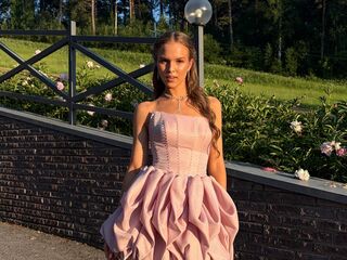 camgirl fingering wet pussy MirianaFarris