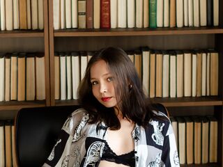 camwhore masturbating with dildo NooraMoore