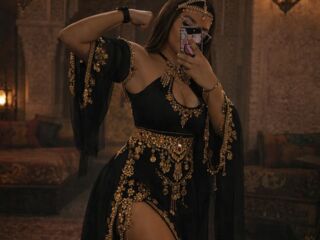 camwhore shaved pussy PerlaZoey